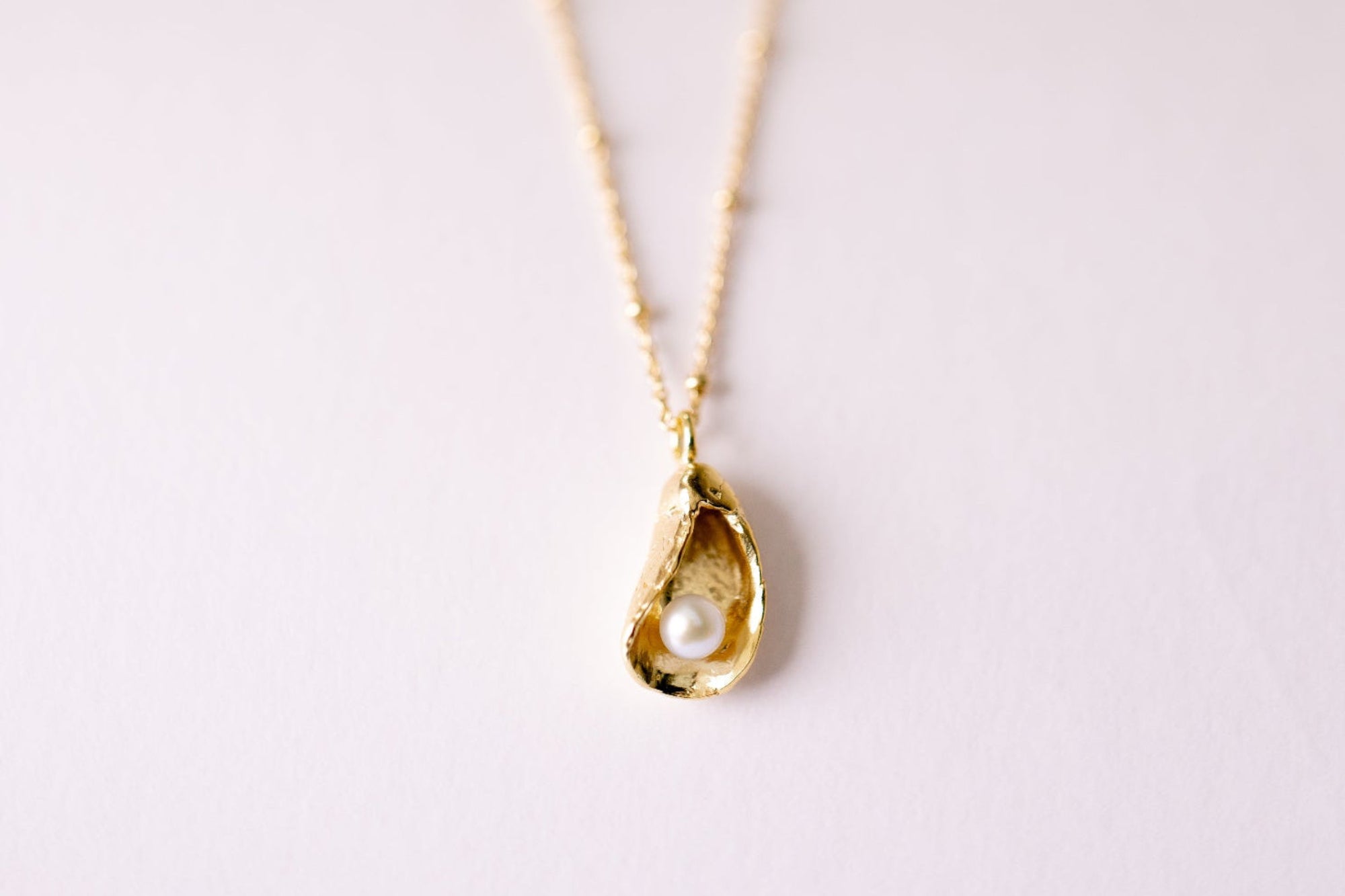 Handcrafted gold oyster necklace with pearl pendant - La Perle D'huître by Lara Boulangerie