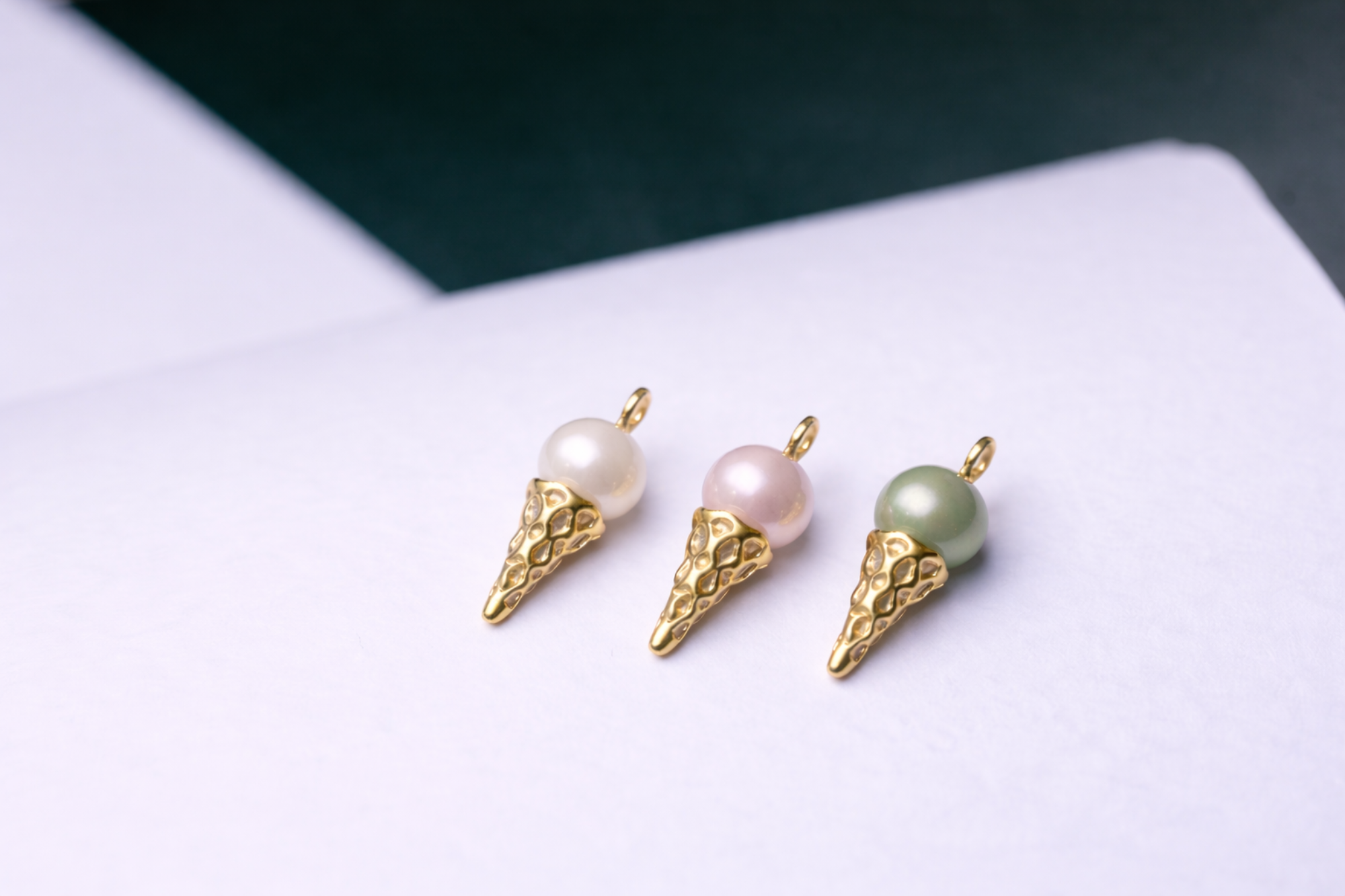 La Glace gouden bedel met zoetwaterparel naar keuze - Lara Boulangerie 