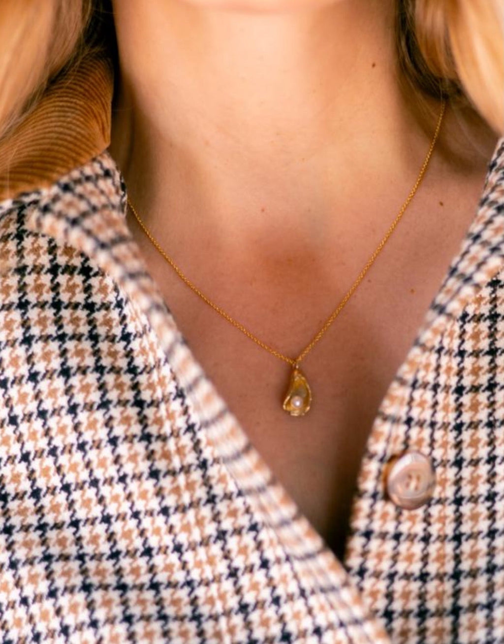 Elegant oyster collier with pearl - La Perle D'Huître 