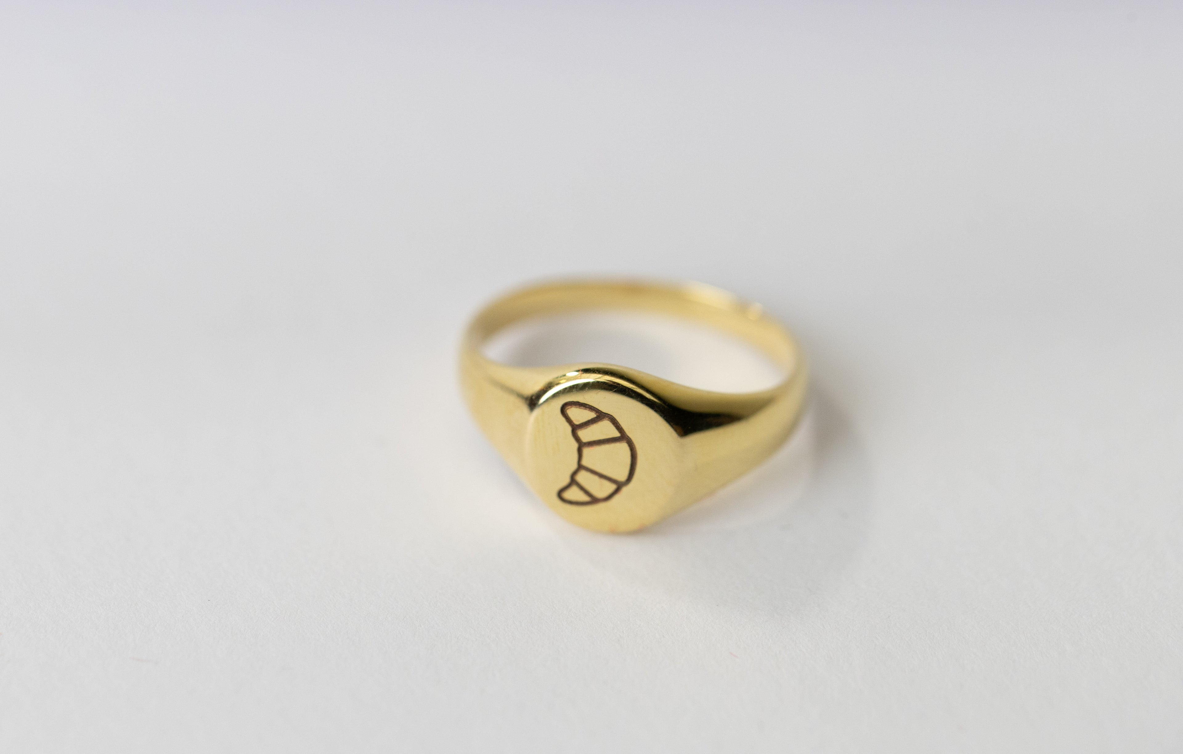 La Bague avec croissant